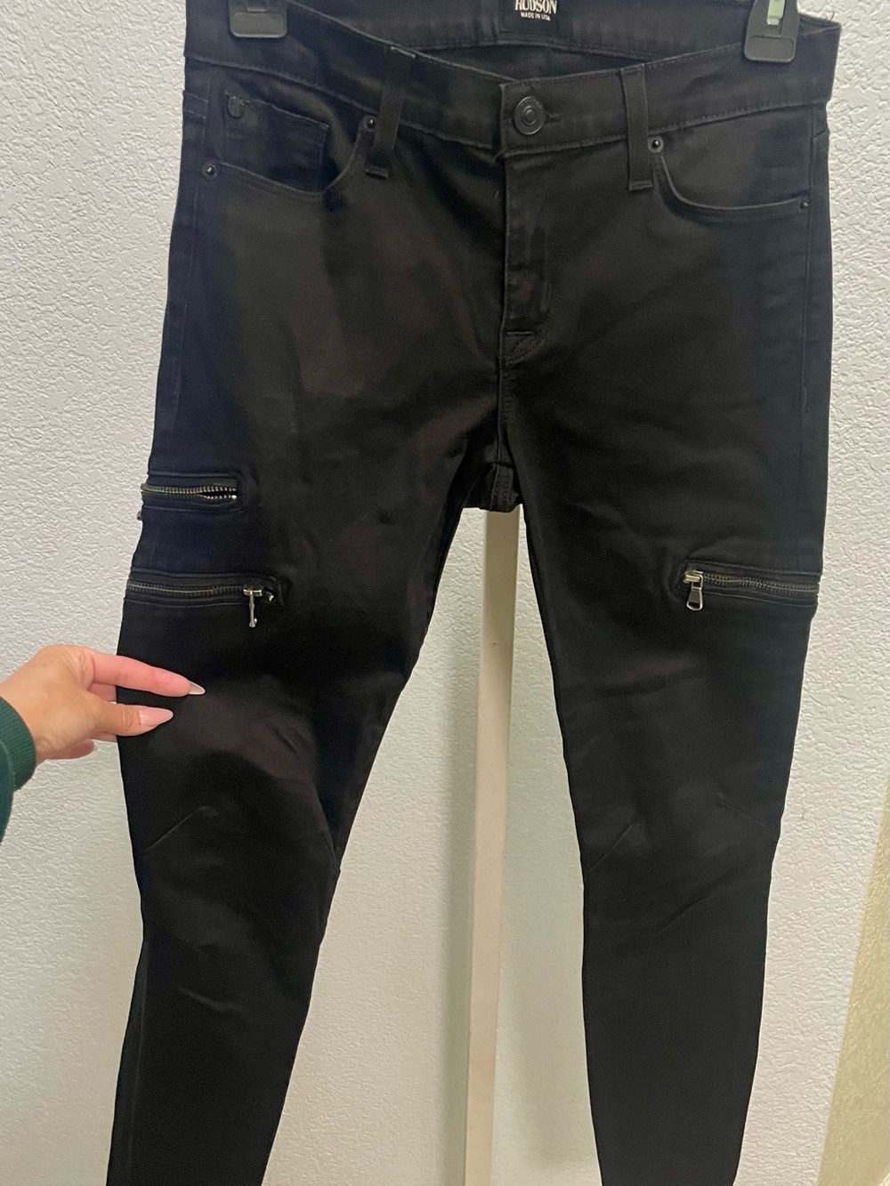 Hudson Jeans Black Skinny Cargo Pants with Zip Pocket Details Moto Style Sz 26